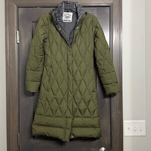Moose Jaw women’s‎ puffer down olive color coat XS